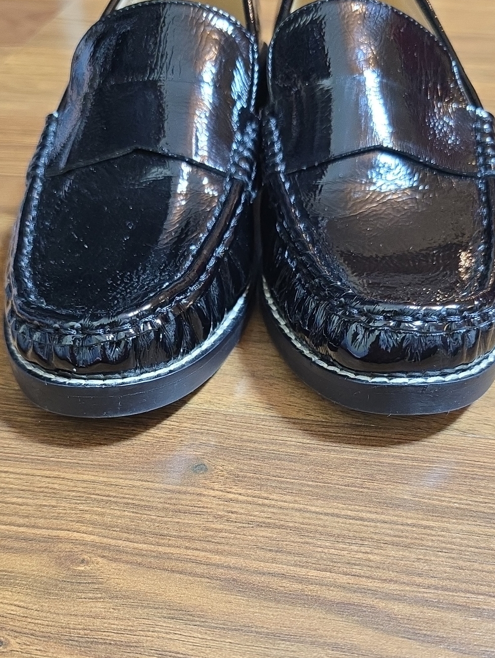 Silent D Lara Crinkle Patent Leather Black Loafers - Picture 4 of 10